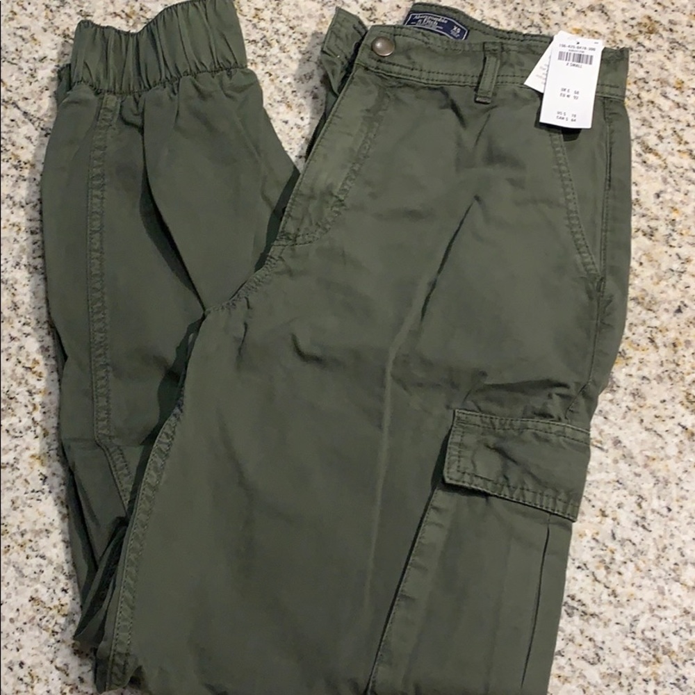 Abercrombie cargo joggers
